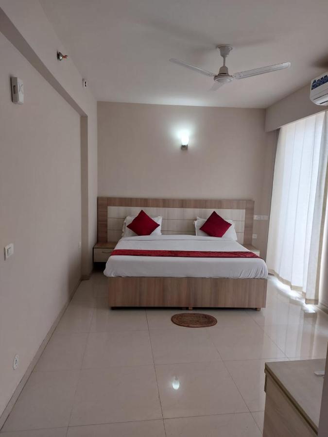 Dubey Homestay - 500 Meter From Temple Vrindāvan Exteriér fotografie